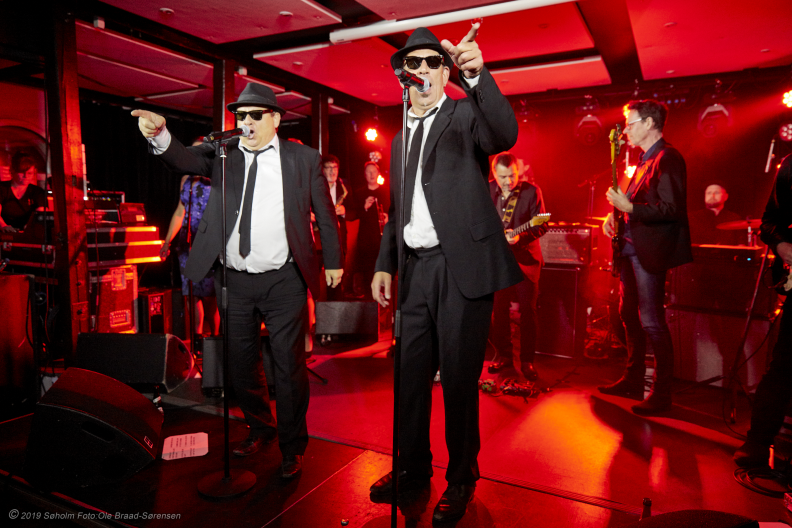 vershuset_2019_blues_brothers_5800__DS_5778.png